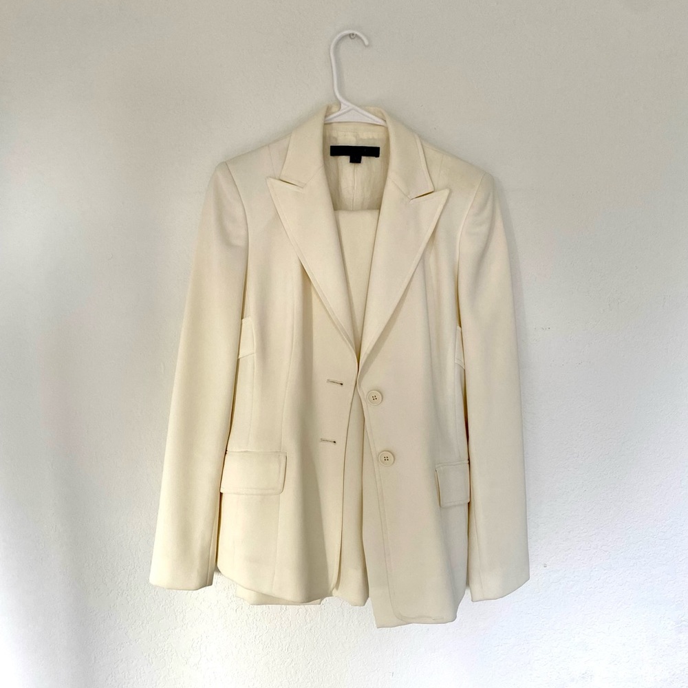 Anne Klein suit size 4, good condition